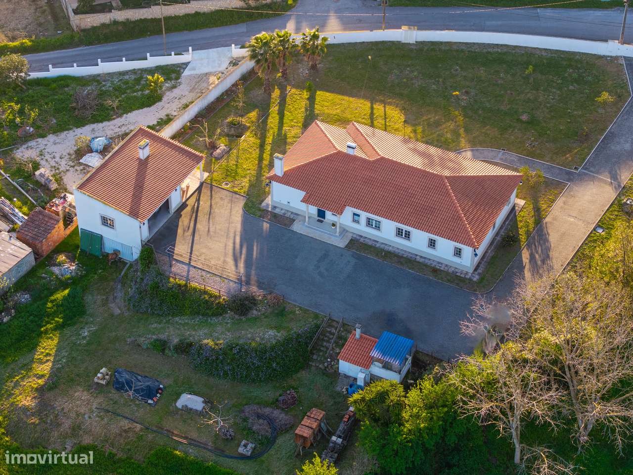 MORADIA T4 TÉRREA + GARAGEM + TERTÚLIA-44
