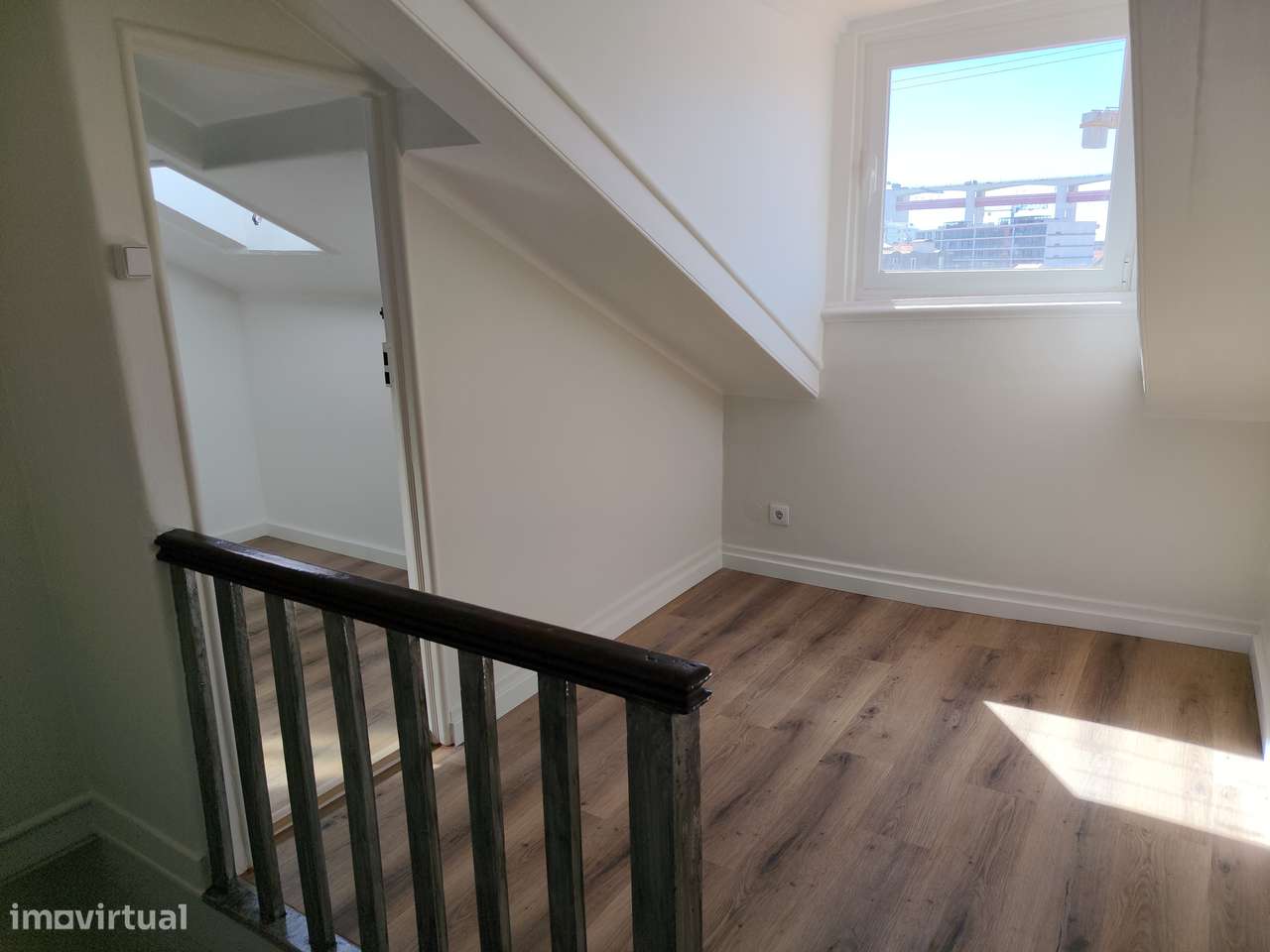 Arrenda-se T2 no centro de Alcântara - Grande imagem: 3/15