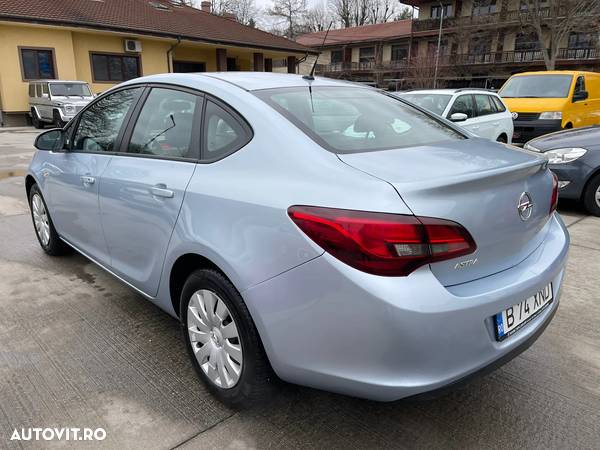 Opel Astra - 3