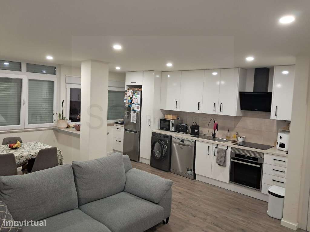 Apartamento T2 remodelado centro Sobreda - Grande imagem: 5/12