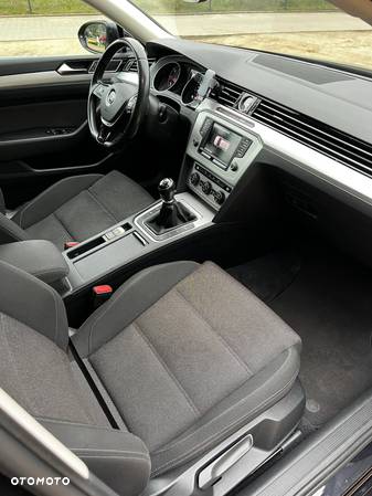 Volkswagen Passat 2.0 TDI BMT Comfortline - 14