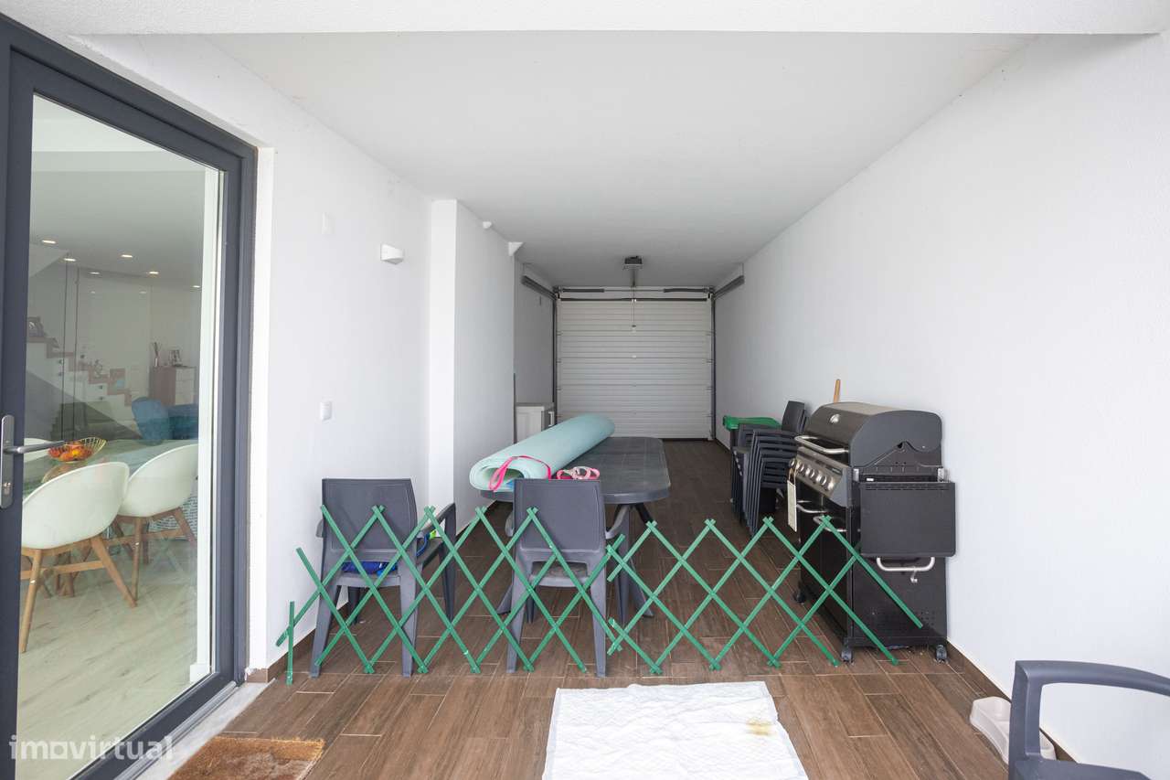 Moradia T4 Semi-Nova-49