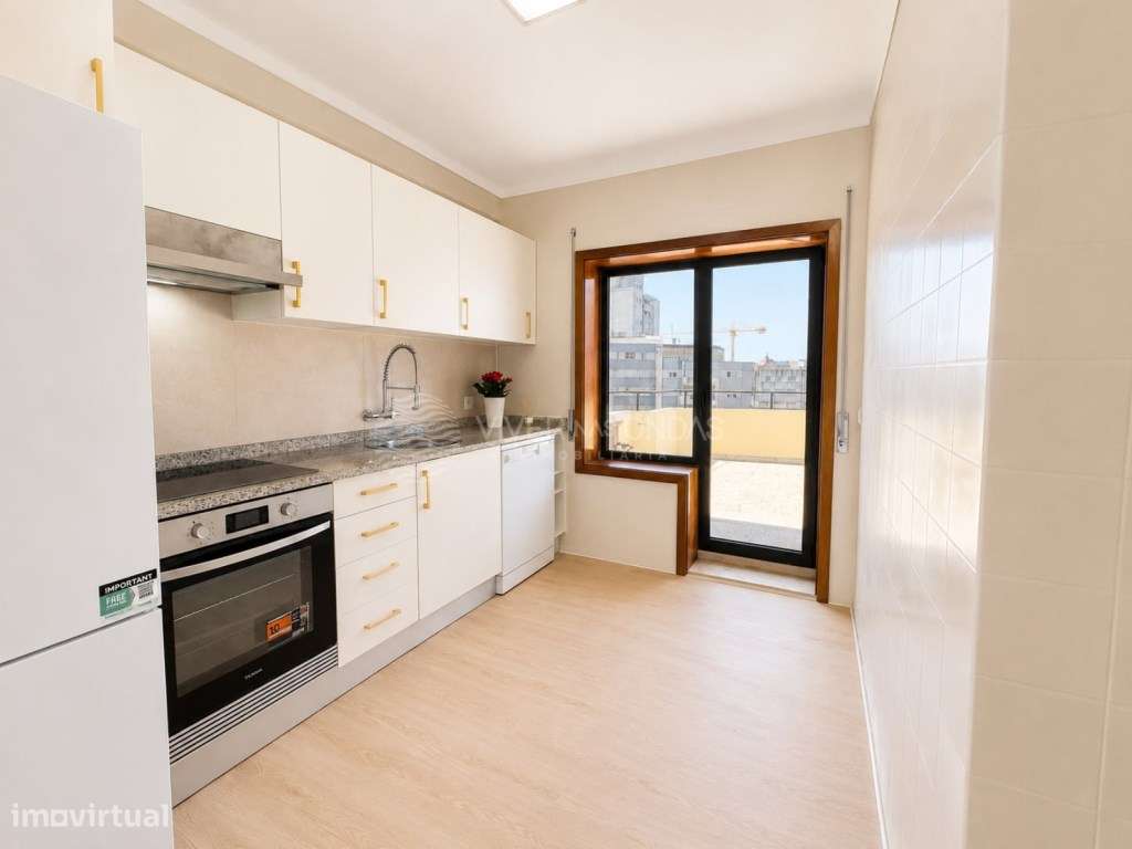 T2 Duplex com Terraço à porta da estação das Devesas e do Futuro Me...-5