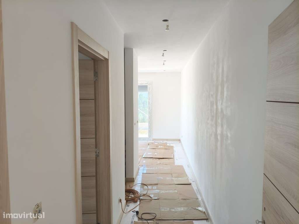 MORADIA T4 TÉRREA A ESTREAR - CASAIS DOS BRITOS - AZAMBUJA-23