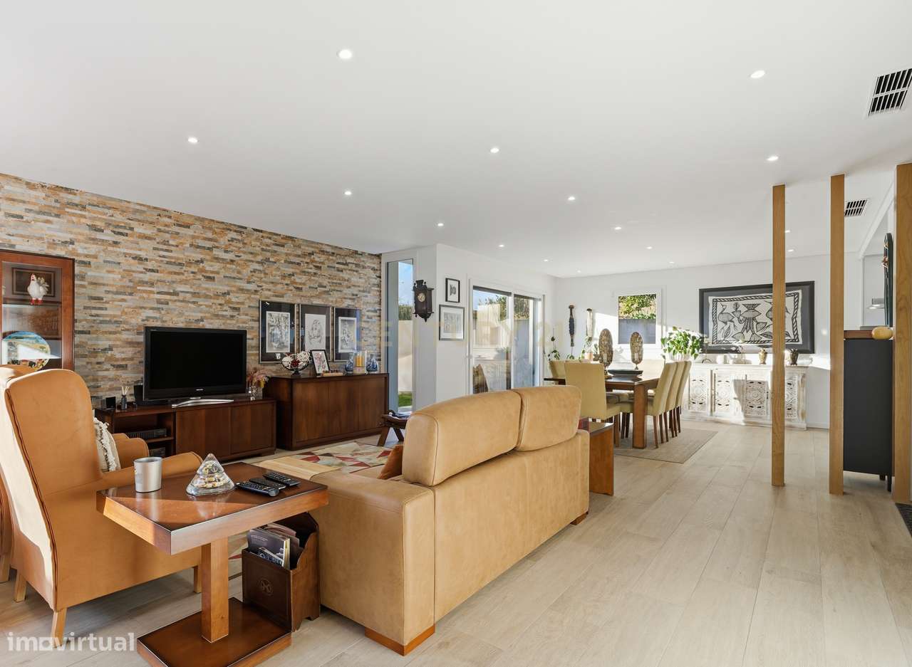 Moradia T4 contemporânea entre o mar e a serra - Grande imagem: 5/45