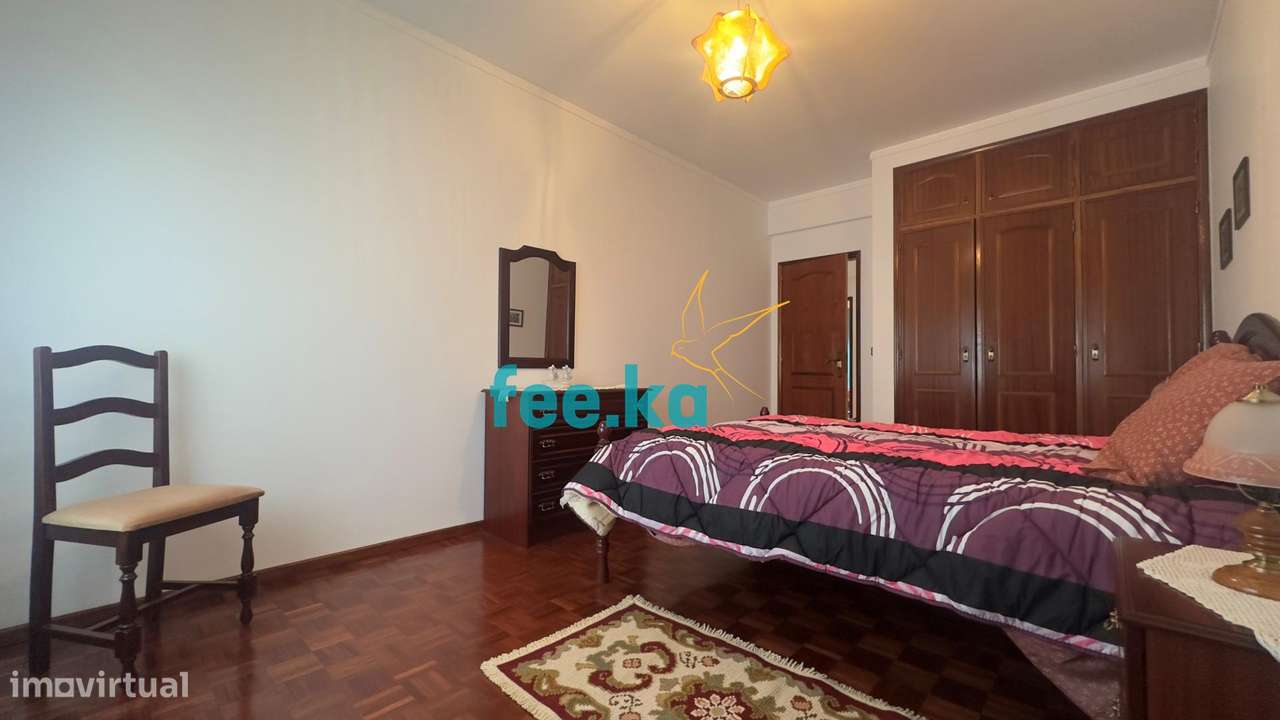 Apartamento T4 com Garagem-22