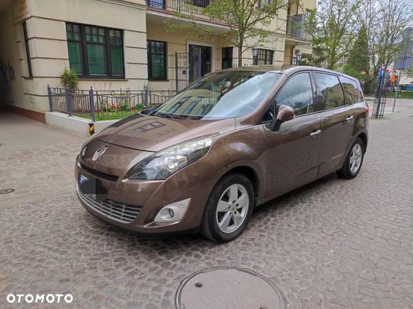 Renault Scenic - 1