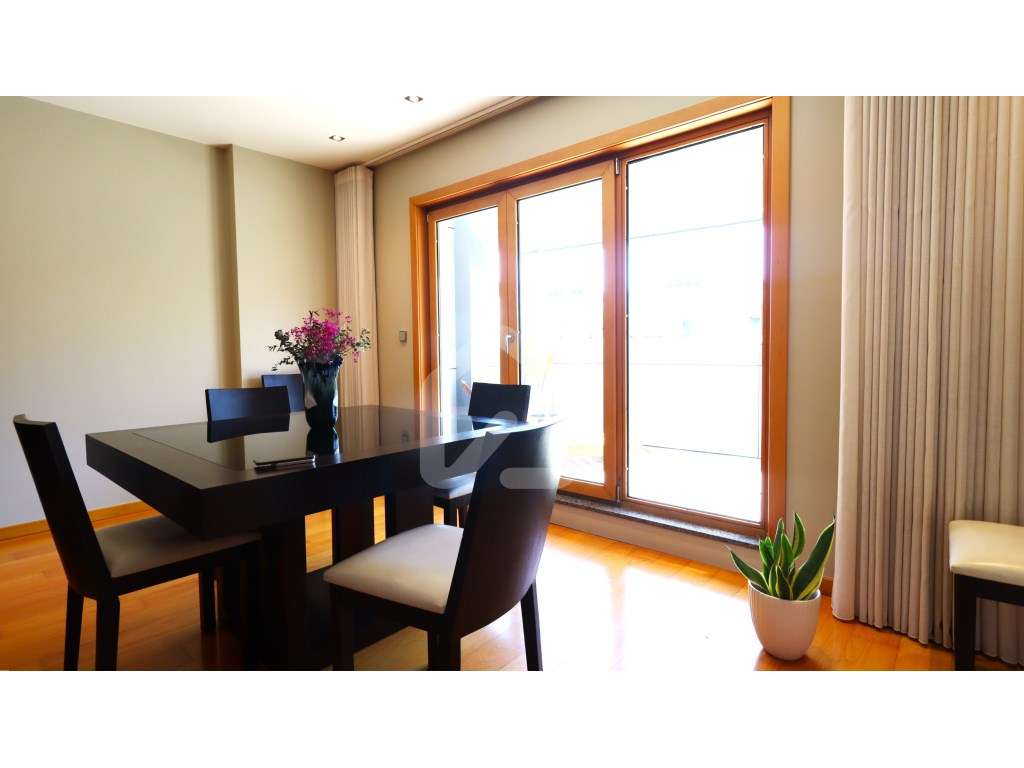 Apartamento T3 no último piso, vista Parque da Devesa-11
