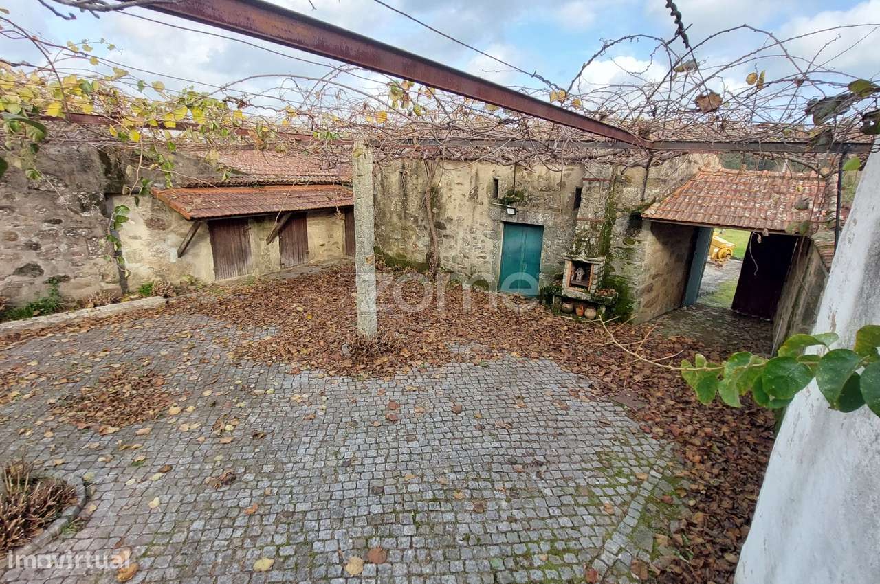 Quinta T4 com Terreno de 1.800 m² em Nogueira do Cravo-23