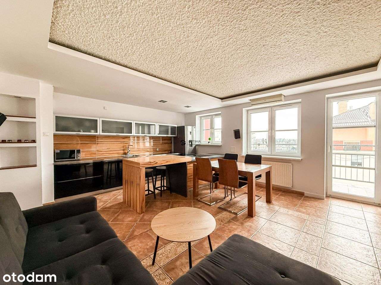 67m2, 3 pokoje, piwnica 10m2, 9183zł/m2-0