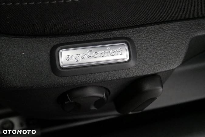 Volkswagen Passat 2.0 TSI Business DSG - 17
