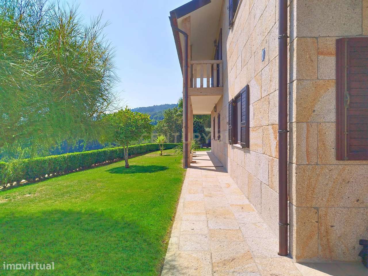 Luxuosa Moradia com Vista Panorâmica em Arcos de Valdevez-11