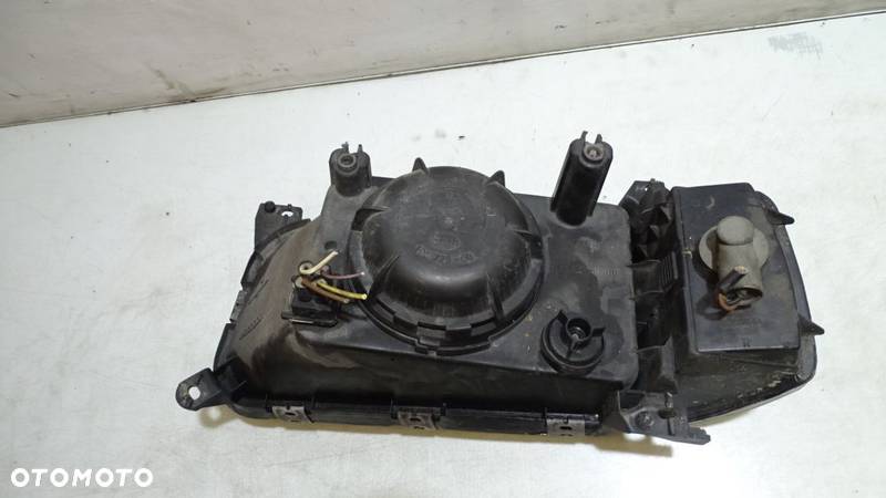 LAMPA PRAWA PRZEDNIA VOLKSWAGEN PASSAT 2.0 133480 - 4