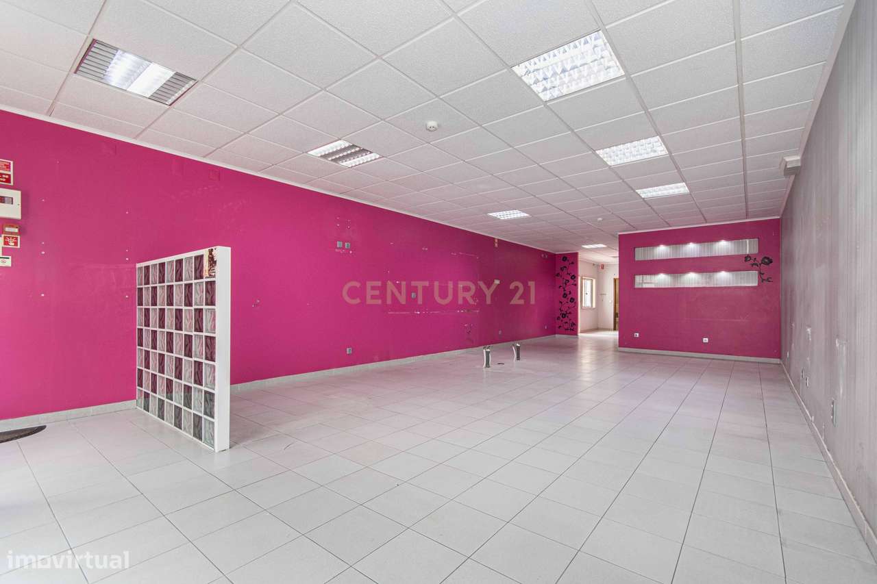 Loja para Venda em Casal de Cambra — Loja arrendada com Rentabilidade - Grande imagem: 2/19