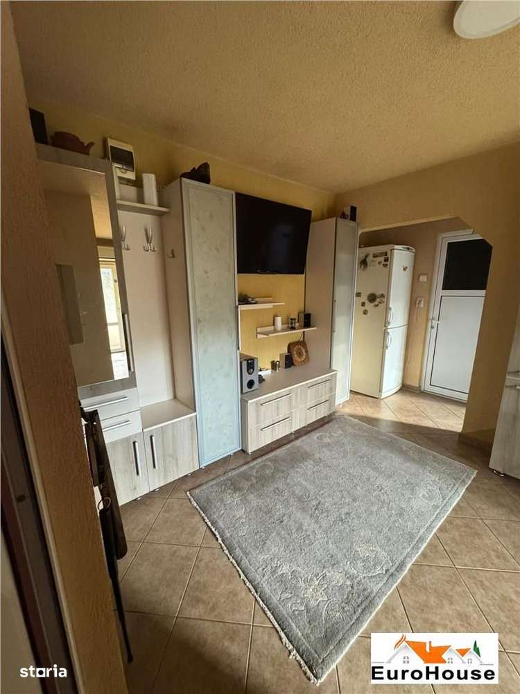 Apartament cu 2 camere de vanzare in Alba Iulia zona Tolstoi-1