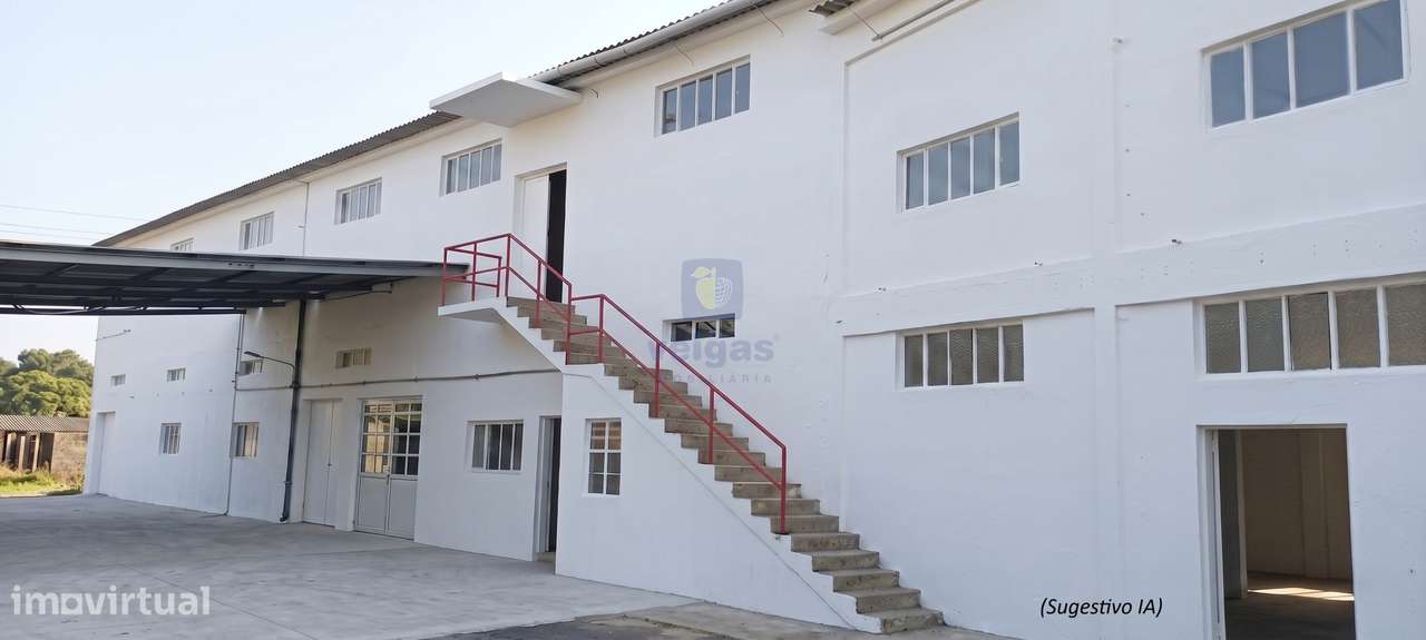 Armazém industrial com 4.107m2 de área e 7.300m2 de terreno, Marinha G-18