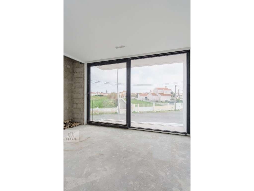 Moradia T4 com piscina no Magoito Sintra-13