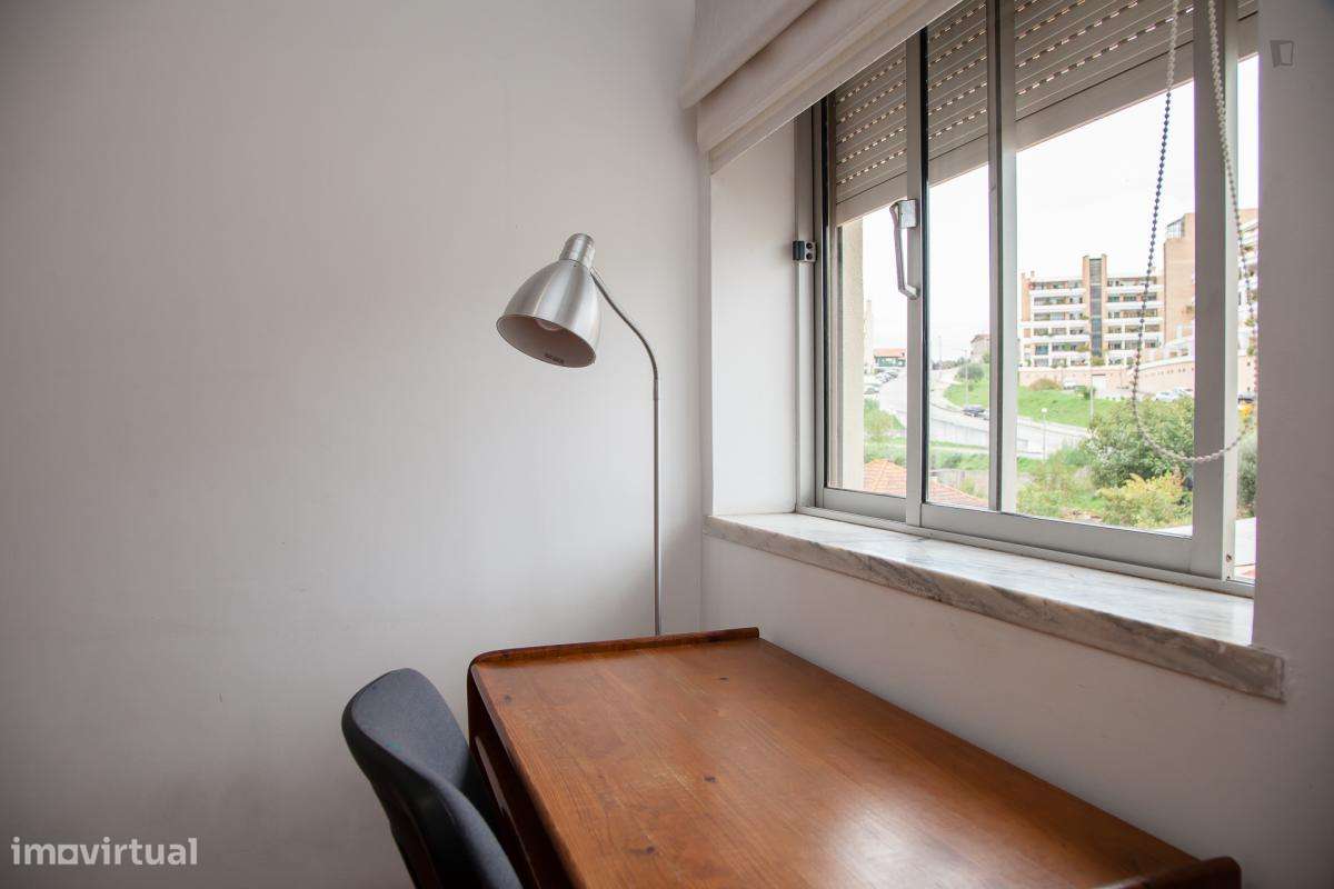 Quarto - localizado em Casal do Bispo Coimbra - Grande imagem: 4/6