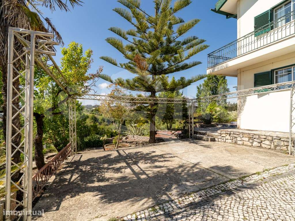 Moradia | Qualidade de Construção | Anexos | Jardim | Garagem | Charme-50