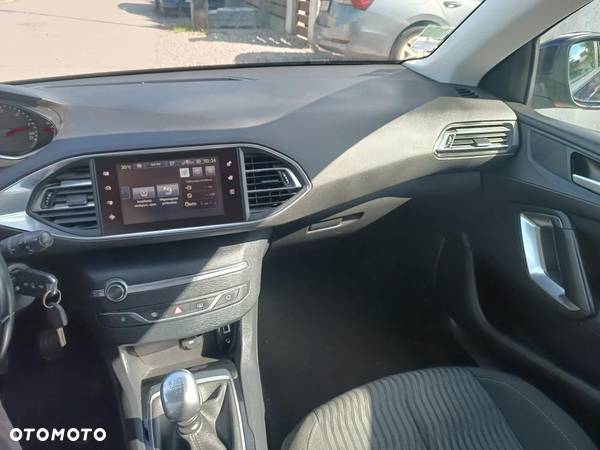 Peugeot 308 1.6 e-HDi Active S&S - 26