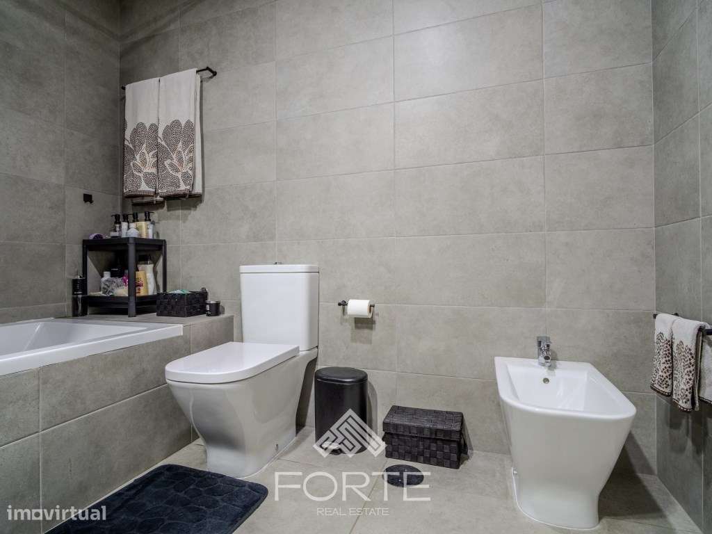 Apartamento T2 no Cavaco em Santa Maria da Feira-14
