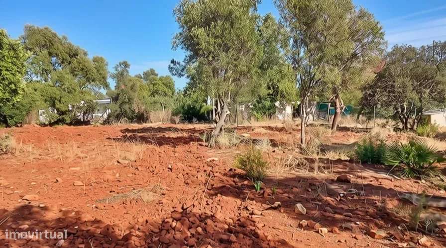 Terreno rústico plano com 4240 m2 no Algarve-0