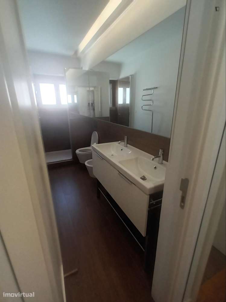 Quarto - localizado em Princípe Real Lisbon - Grande imagem: 4/8