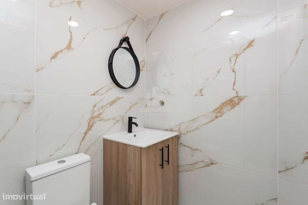 T1 com Espaço Exterior no Bonfim e Vista Douro – 2º Piso | Ideal para-12