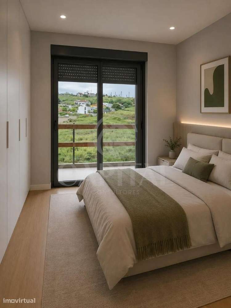 Apartamento moderno a estrear com excelente exposição solar, varanda e-0