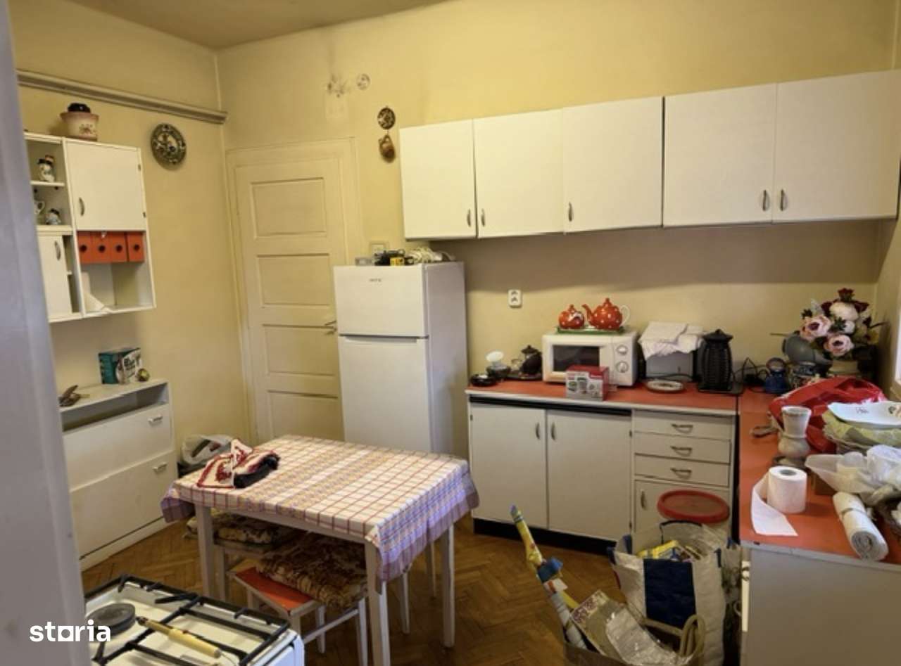 Apartament in asociatie,3 camere,garaj,Strada Mileniului-5