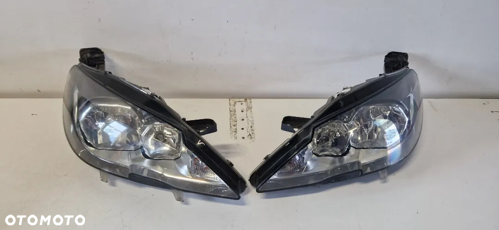 Zderzak przód lampa Peugeot 308 II led czasza płyta - 2