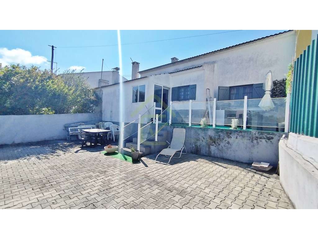 Moradia T2+2 a minutos das praias de Santa Cruz, Santa Rita e Porto...-17