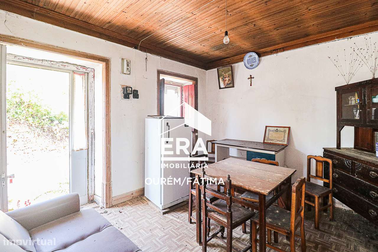 Moradia T2 para reconstrução no Olival - Grande imagem: 5/20
