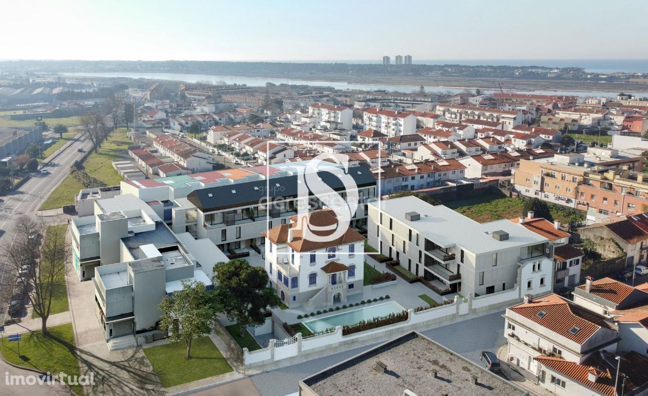 Apartamento T0 em Cond. de LUXO, em