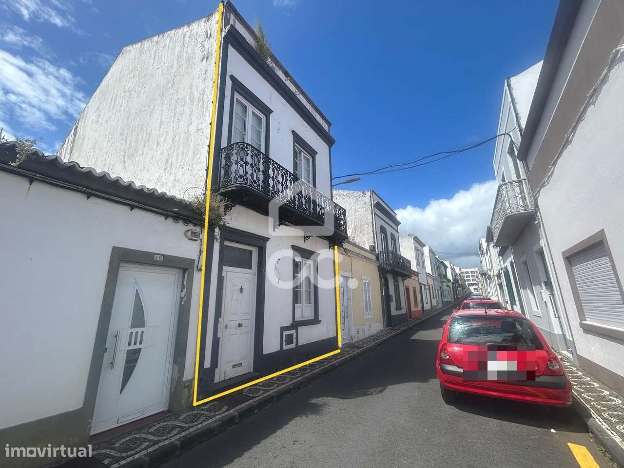 Moradia com 5 Quartos - São José - Ponta Delgada-0