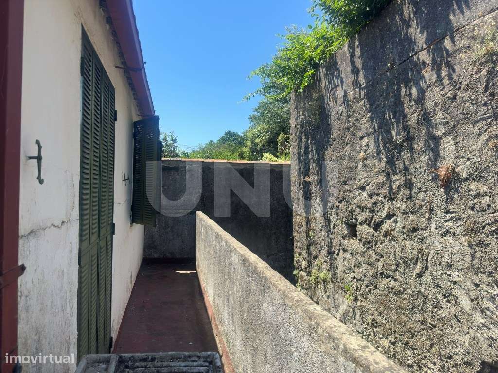 Apartamento T4 com Terraço e Logradouro - Zona Histórica-8