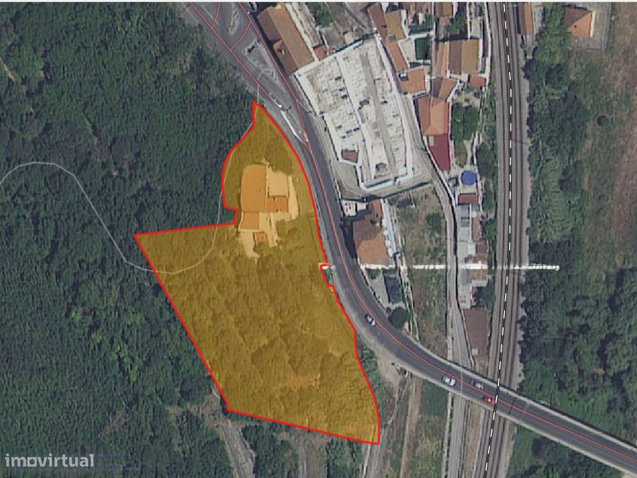 Moradia T2 com vista rio a necessitar de obras-19