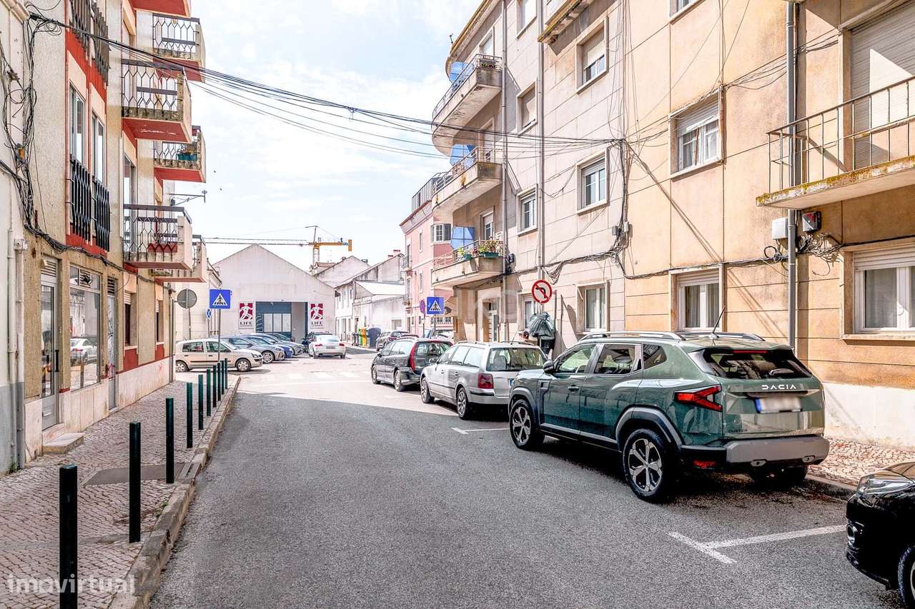 APARTAMENTO T3 REMODELADO | CENTRO DE VILA FRANCA DE XIRA-35