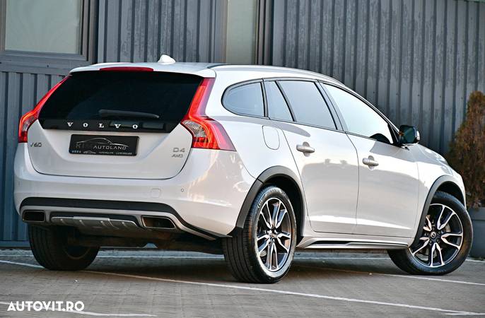 Volvo V60 Cross Country D4 AWD Geartronic Momentum - 5