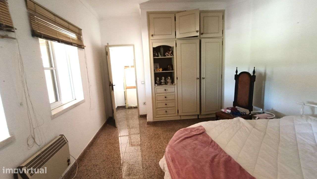 Quinta Pegões Velhos, junto á adega, com moradia e armazém lote 3,8 ha-30