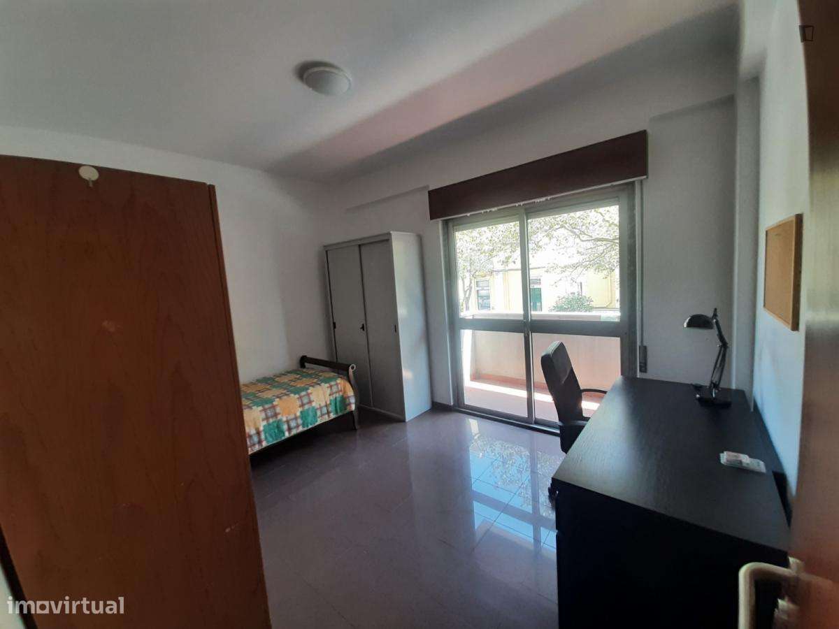 Quarto - localizado em Arroios Lisbon - Grande imagem: 4/10