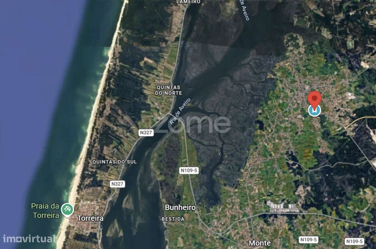 Moradia com terreno e anexos-23