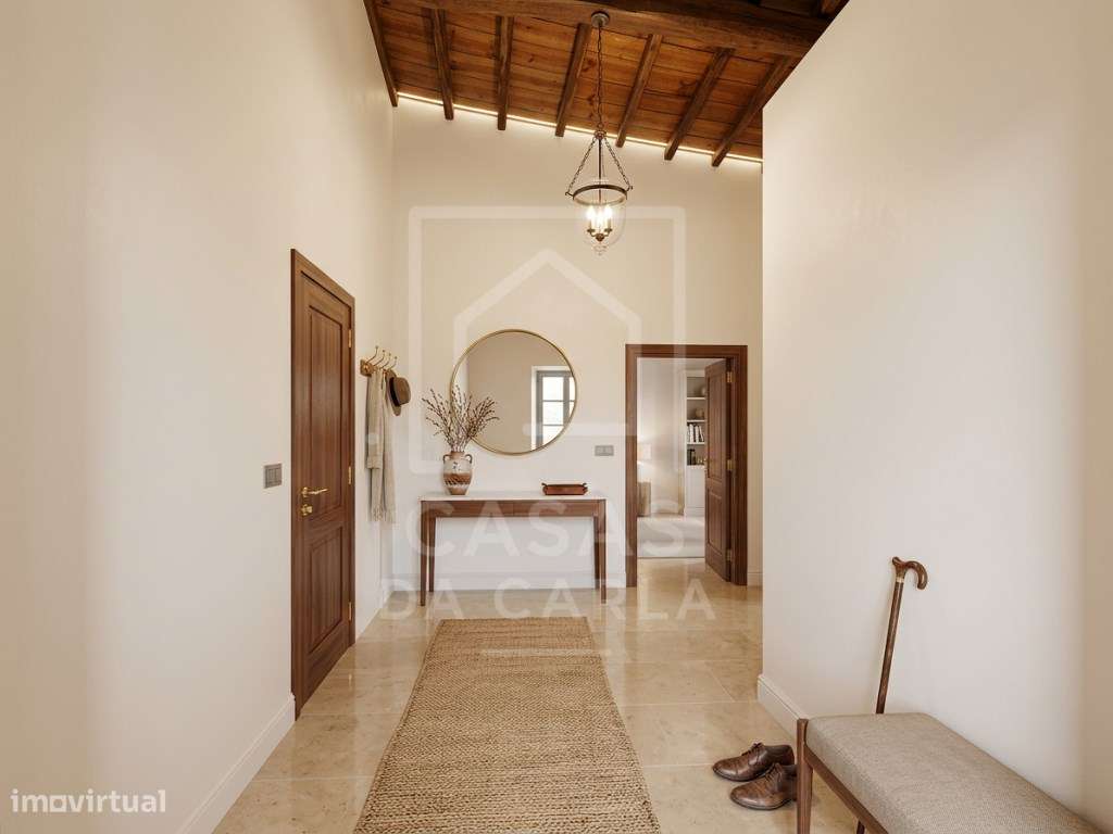 Moradia T1+1 com quintal para remodelação em Vila Ruiva-4