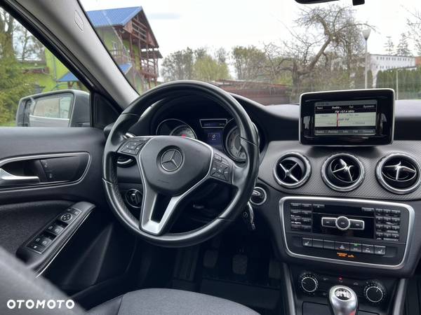 Mercedes-Benz GLA - 25