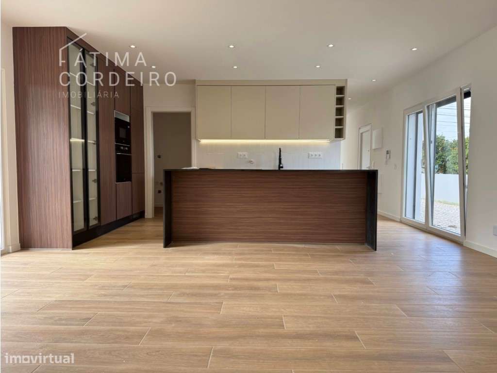 T3 Térrea com Piscina, inserida em lote de terreno de 552m2 Fernão ... - Grande imagem: 5/24