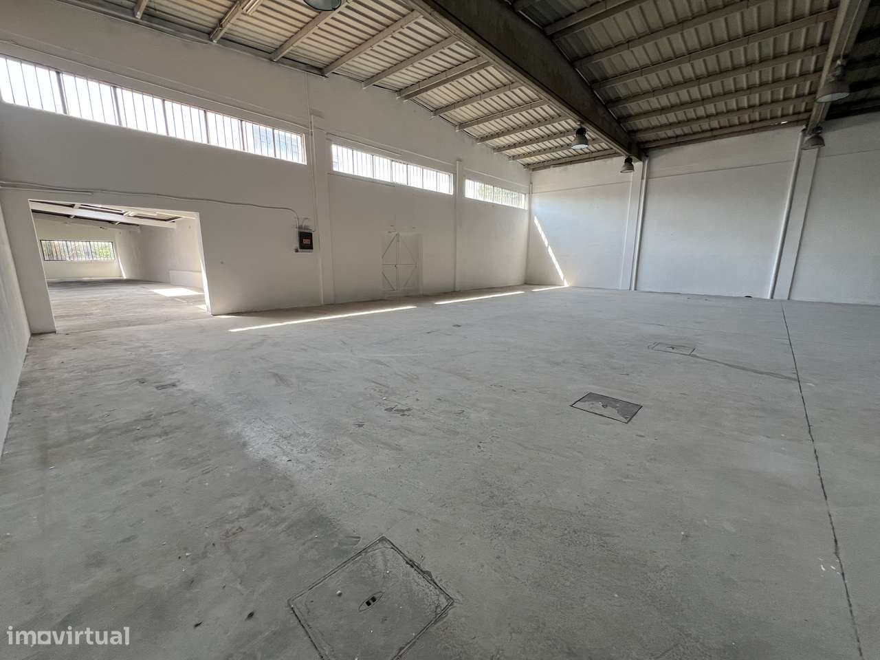 Armazém em Leça da Palmeira para arrendamento - Grande imagem: 2/7