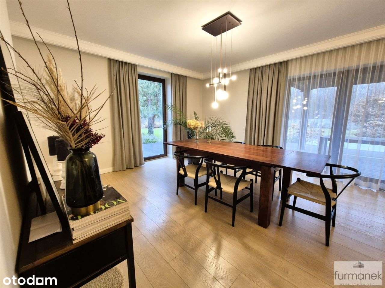 Stylowy, nowoczesny dom z dużym ogrodem-10