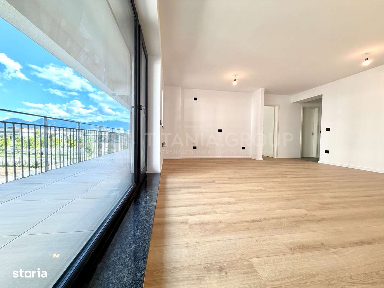 Apartament 2 camere spatios 74 mp,  parcare,  Kasper Coresi-0