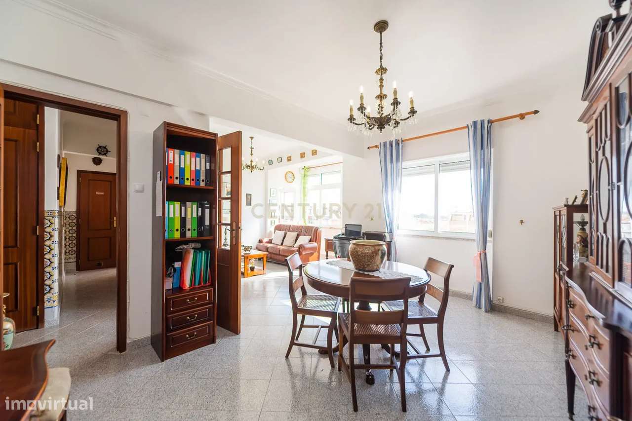 Apartamento T3 na Rinchoa, Rio de Mouro - Grande imagem: 4/47