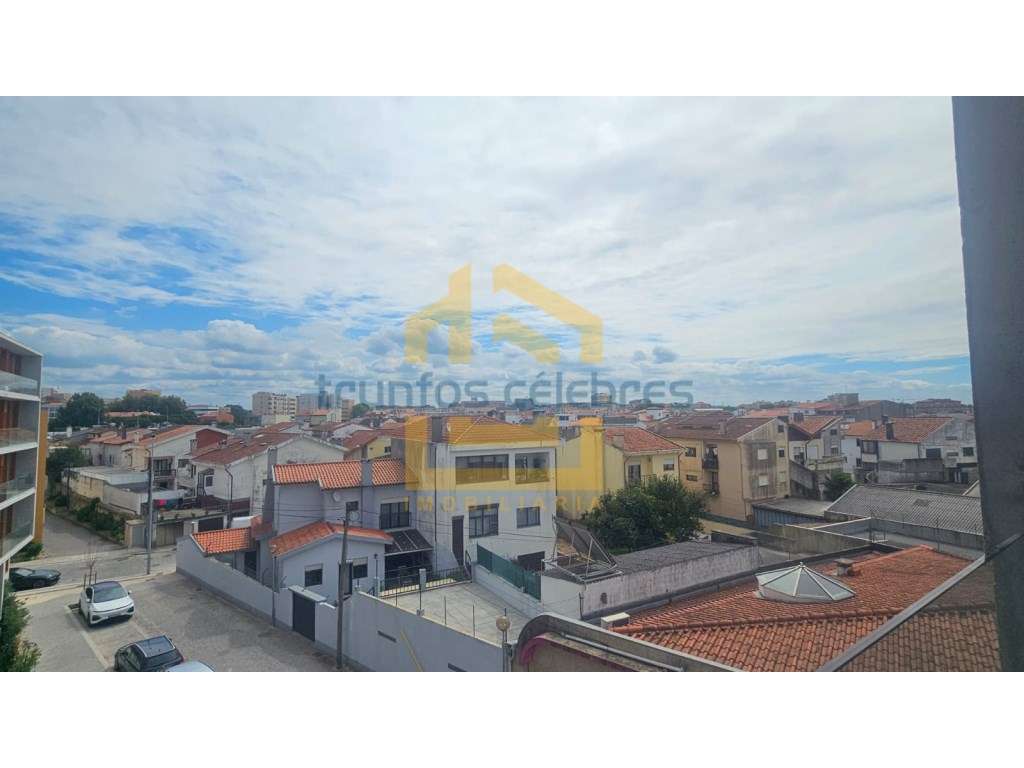 Apartamento T2 Novo | 3 º Andar | 3 Varandas | Lugar de garagem par...-25